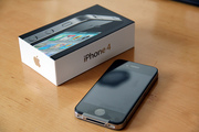 Apple iPhone 4G  32GB Black Unlocked ..450$